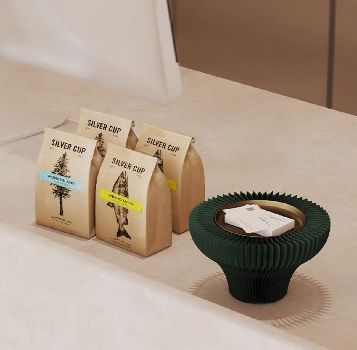 Paper Table Display Plate – Folded Kraft Showcase with Metal Contrast (25.5cm)