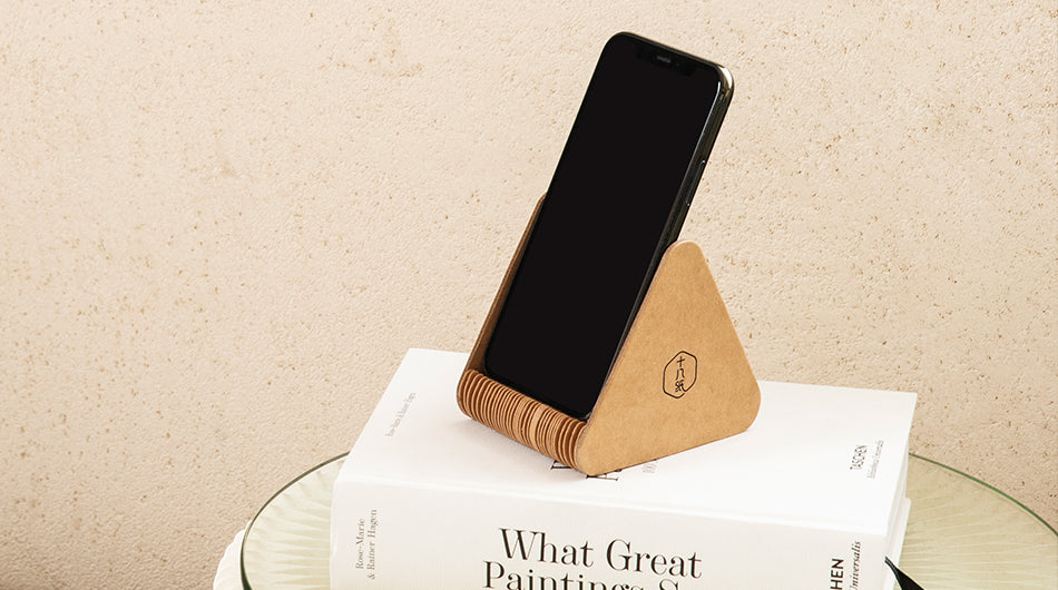 Accordion Phone & Tablet Holder – Minimalist Foldable Stand