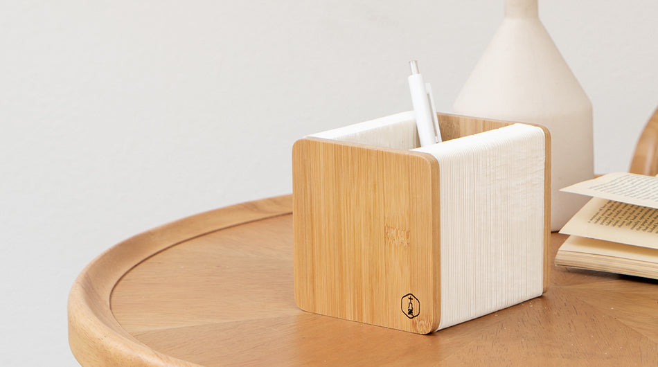 Accordion Kraft Paper Pen Holder – Expandable Desk Organiser with Bamboo or Felt Panels