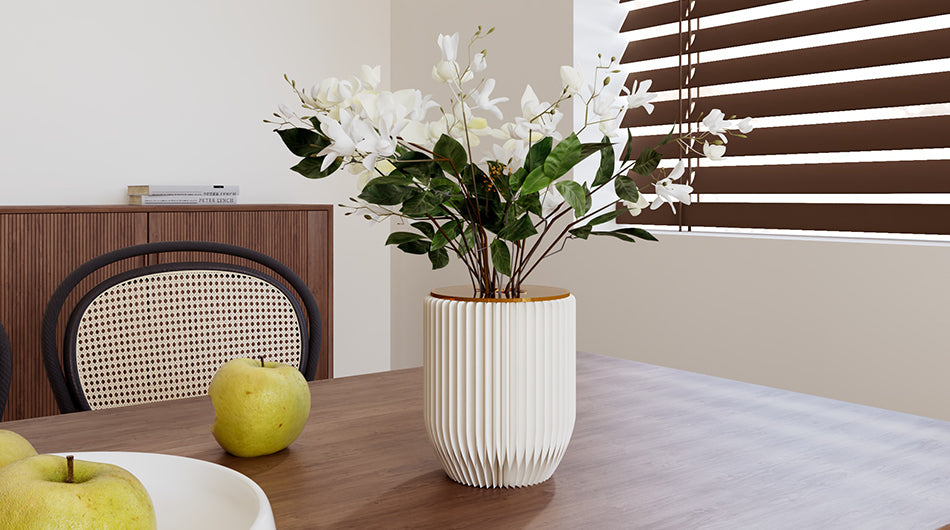 Hollow-Carved Paper Vase – Foldable Organza Kraft Vase with Water Insert (12×15cm)
