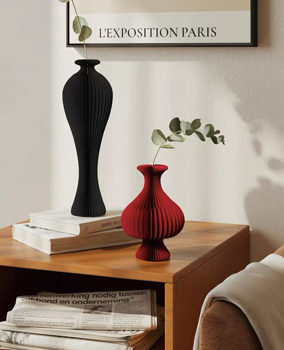 Dynasty Curve Foldable Paper Vase – Elegant Chinese Silhouette in Green, Red, and White
