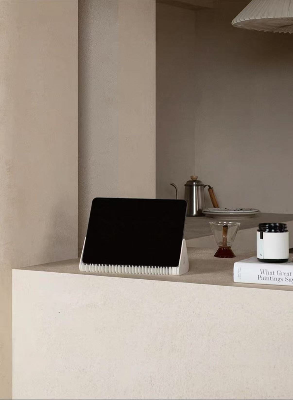 Accordion Phone & Tablet Holder – Minimalist Foldable Stand